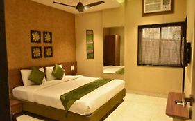 Ash Luxury Hotel With View Of Taj Mahal